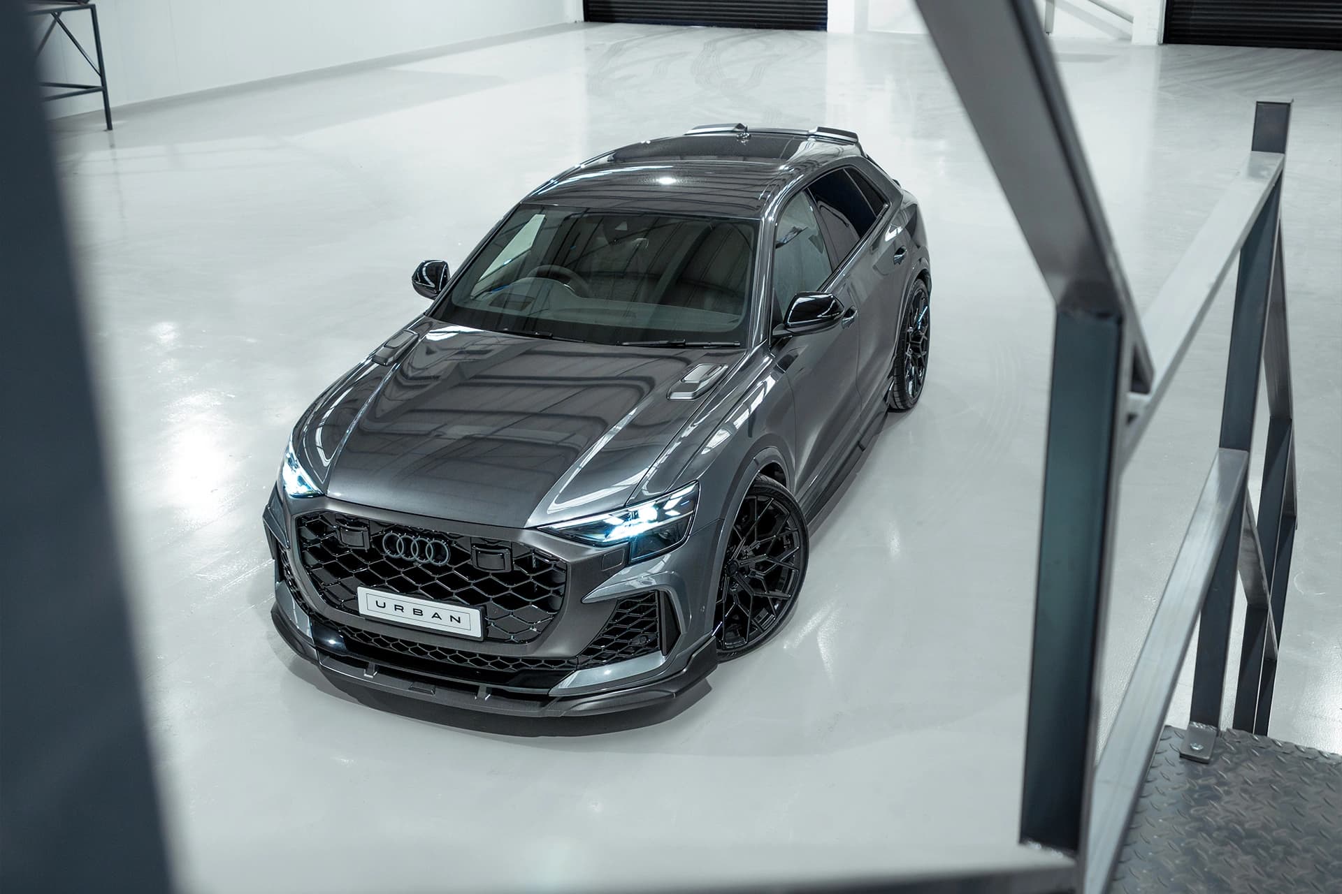 Карбоновий передній сплітер Urban для Audi RSQ8 Facelift