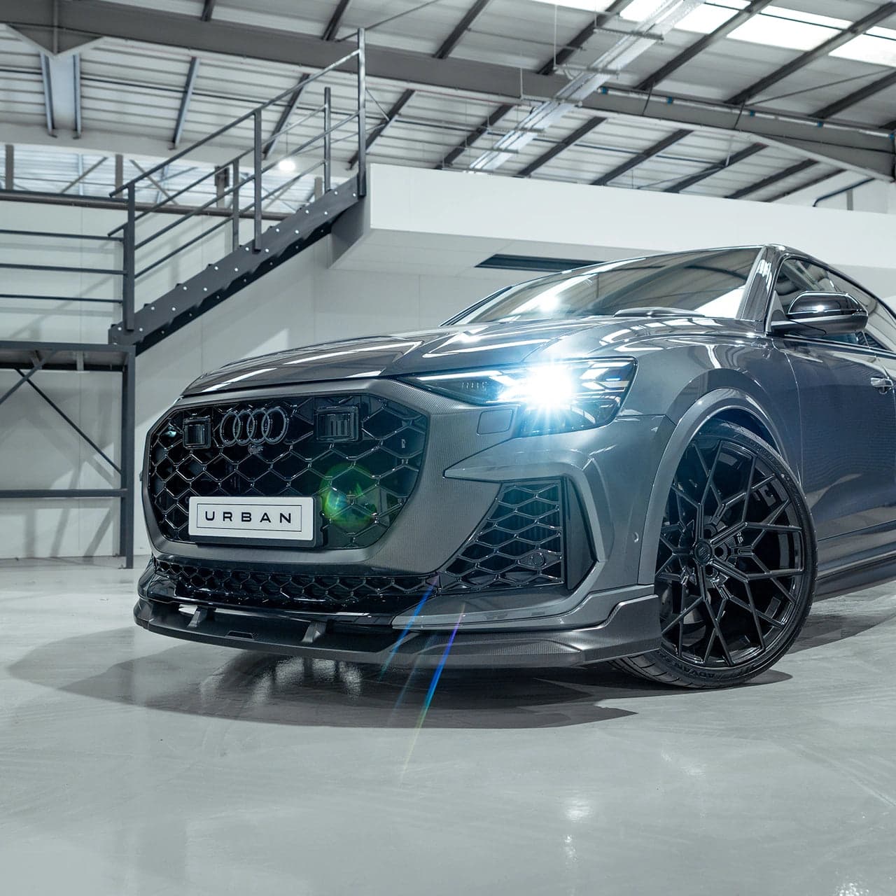 Карбоновий передній сплітер Urban для Audi RSQ8 Facelift - Image 1