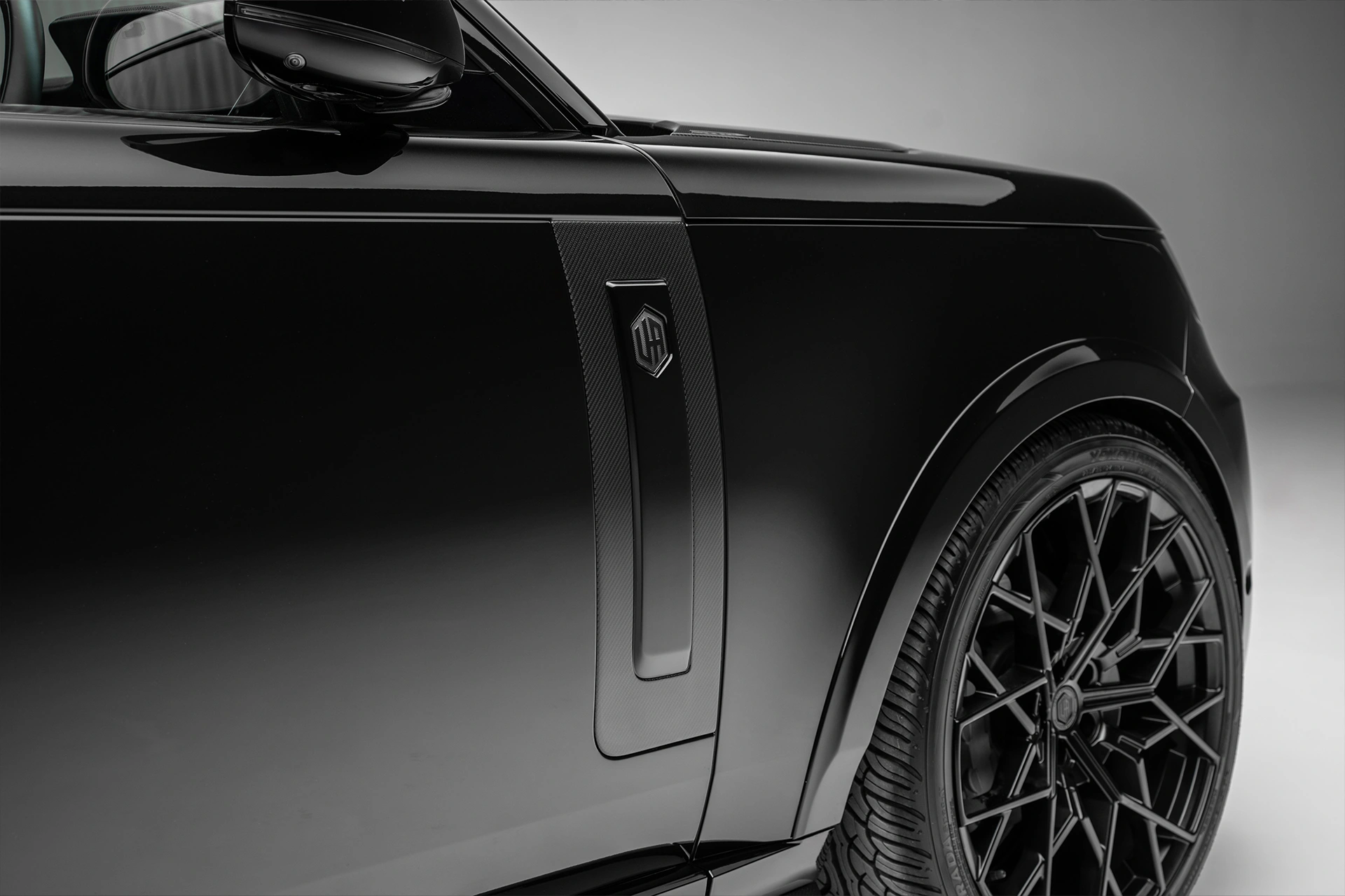 Range Rover - Image 1